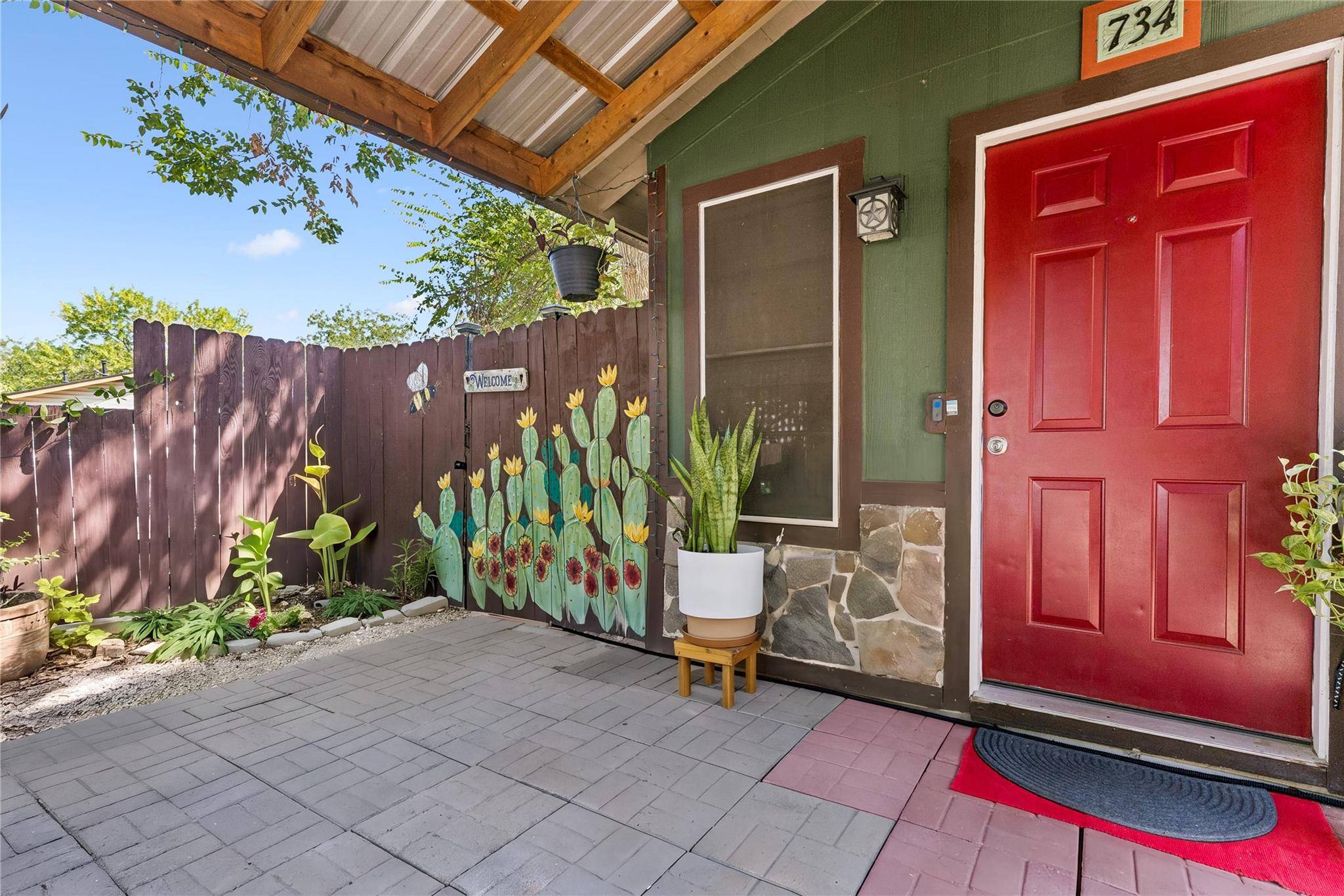 734 Neches ST, Lockhart, TX 78644