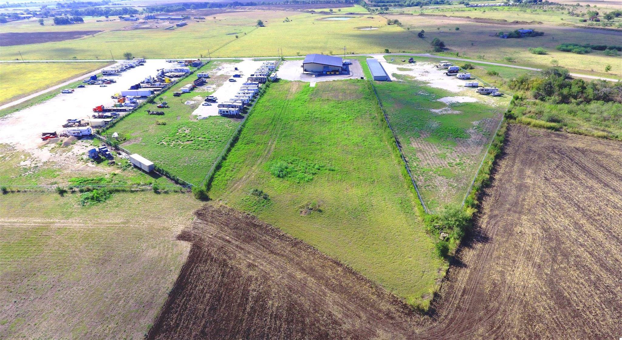 2675 County Road 374, Taylor, TX 76574