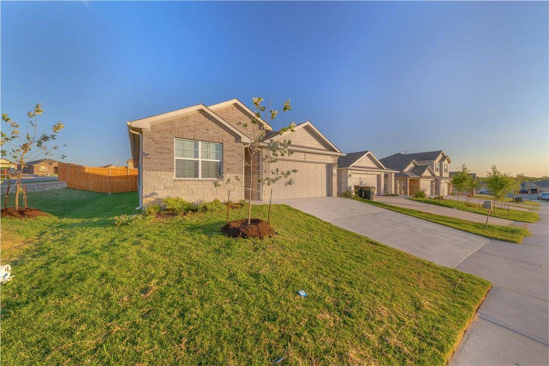 141 Spider Lily DR, Kyle, TX 78640