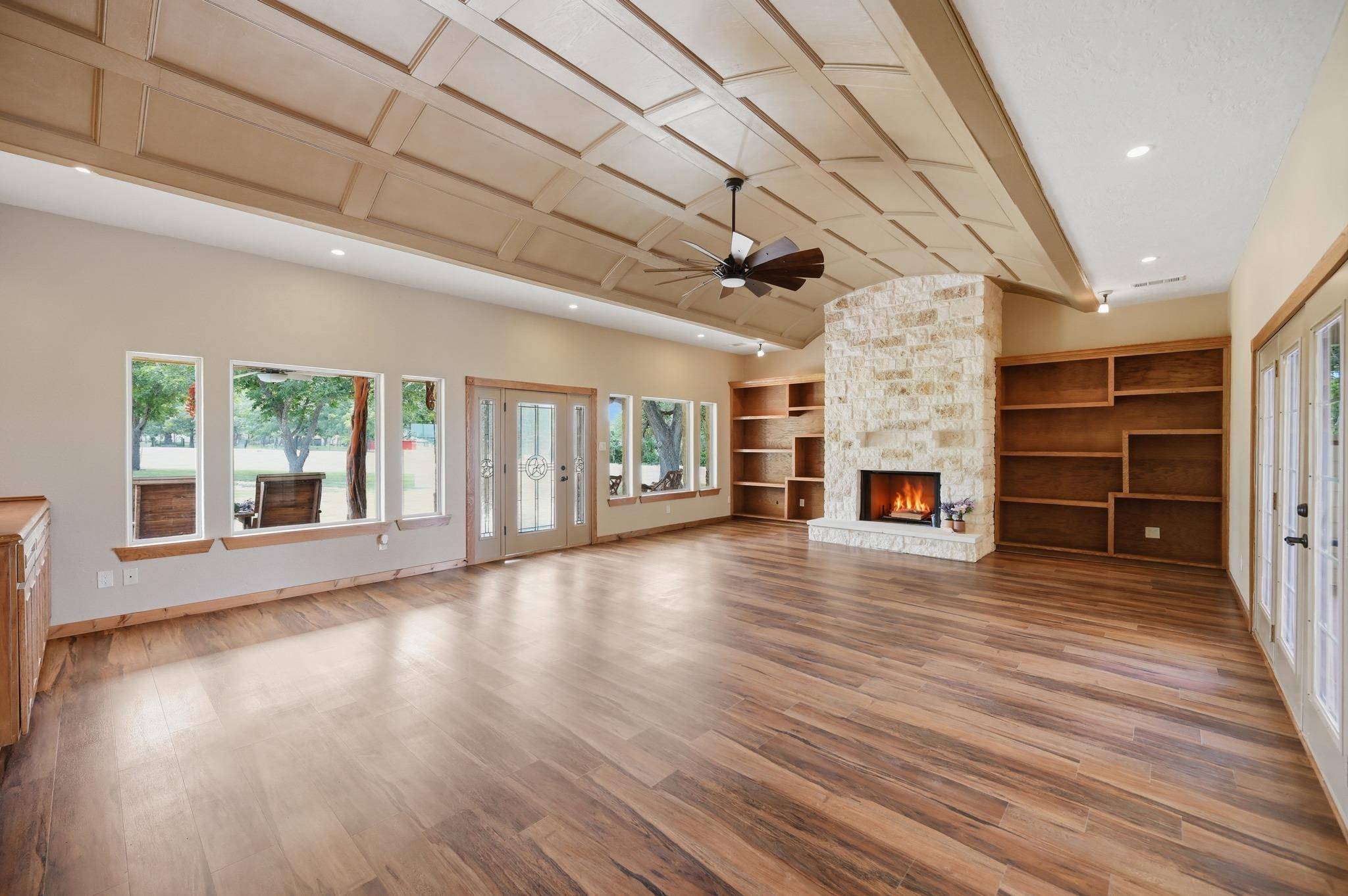2410 FM 1680, Moulton, TX 77975