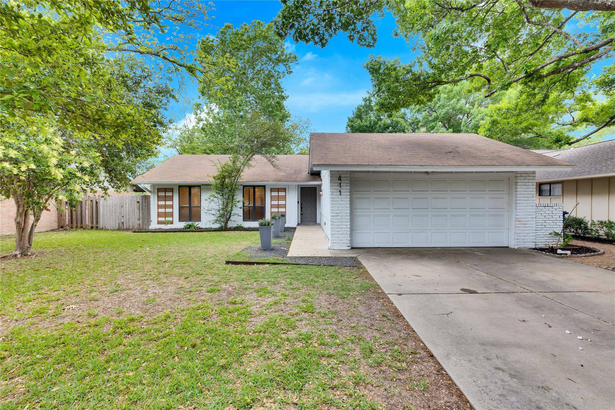 411 Chihuahua TRL, Austin, TX 78745