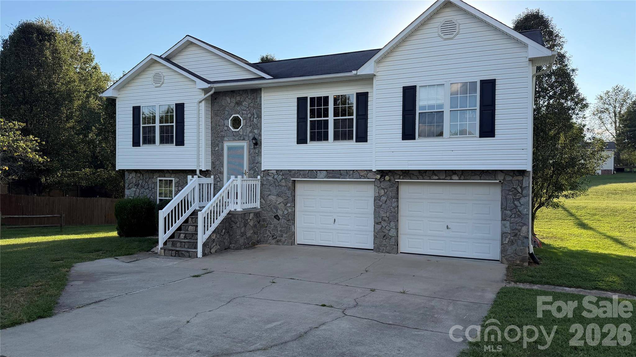 3358 Lilac LN, Hudson, NC 28638