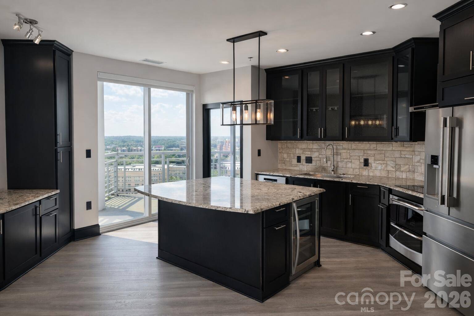 333 W Trade ST #907, Charlotte, NC 28202