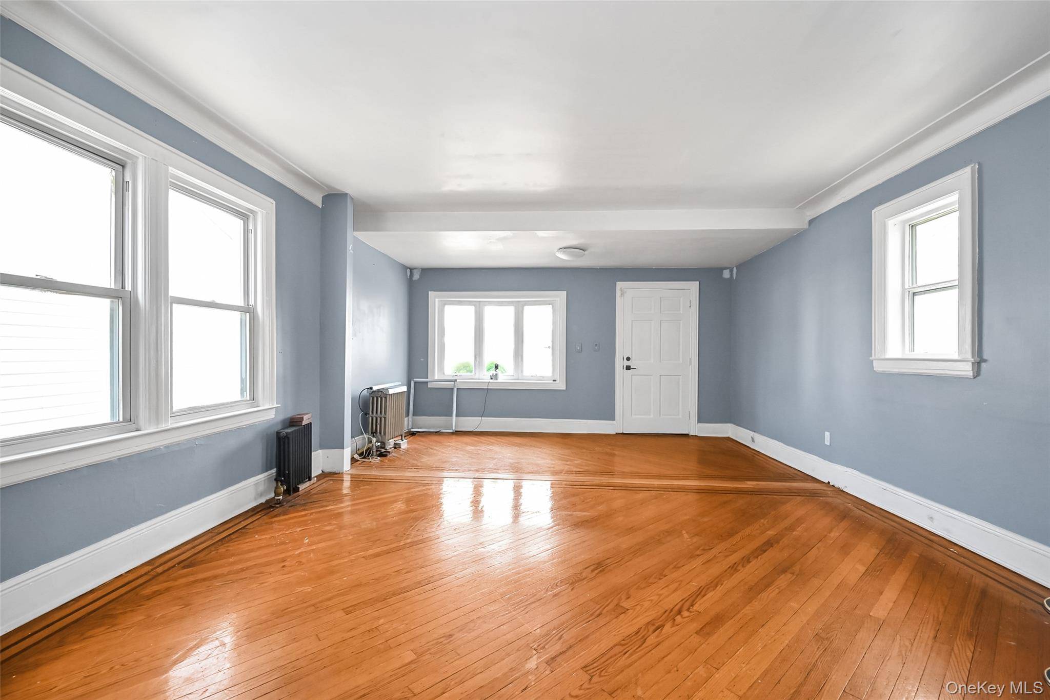 89-18 220th ST, Queens Village, NY 11427
