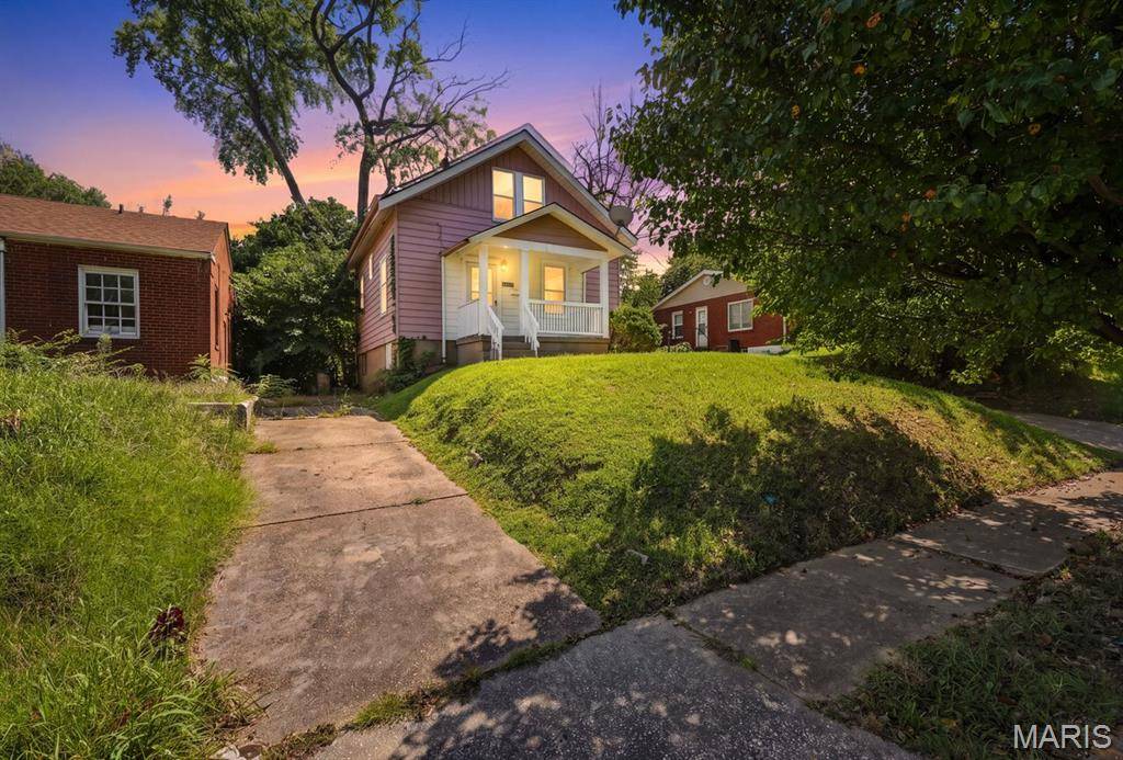 3726 Avondale AVE, Northwoods, MO 63121