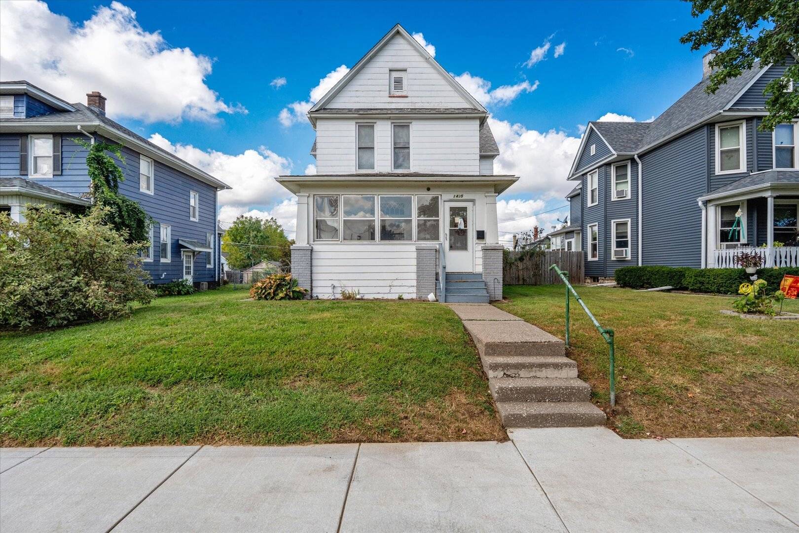 1435 10th ST, Moline, IL 61265