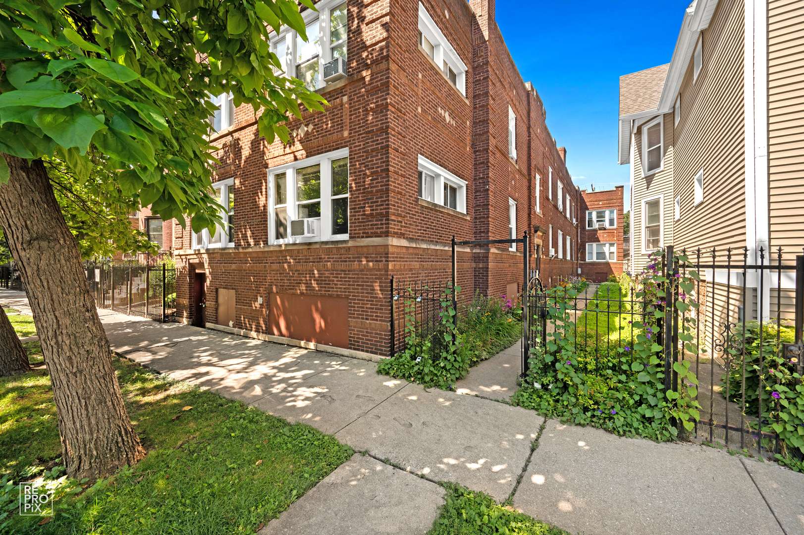 2838 N Albany AVE, Chicago, IL 60618