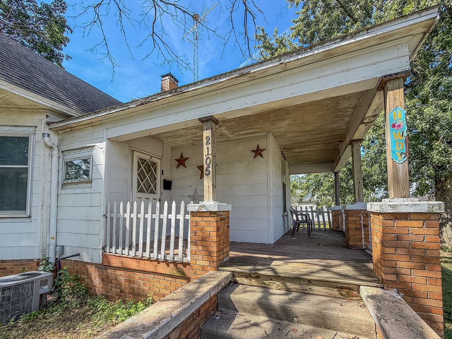 2105 Dewitt AVE, Mattoon, IL 61938