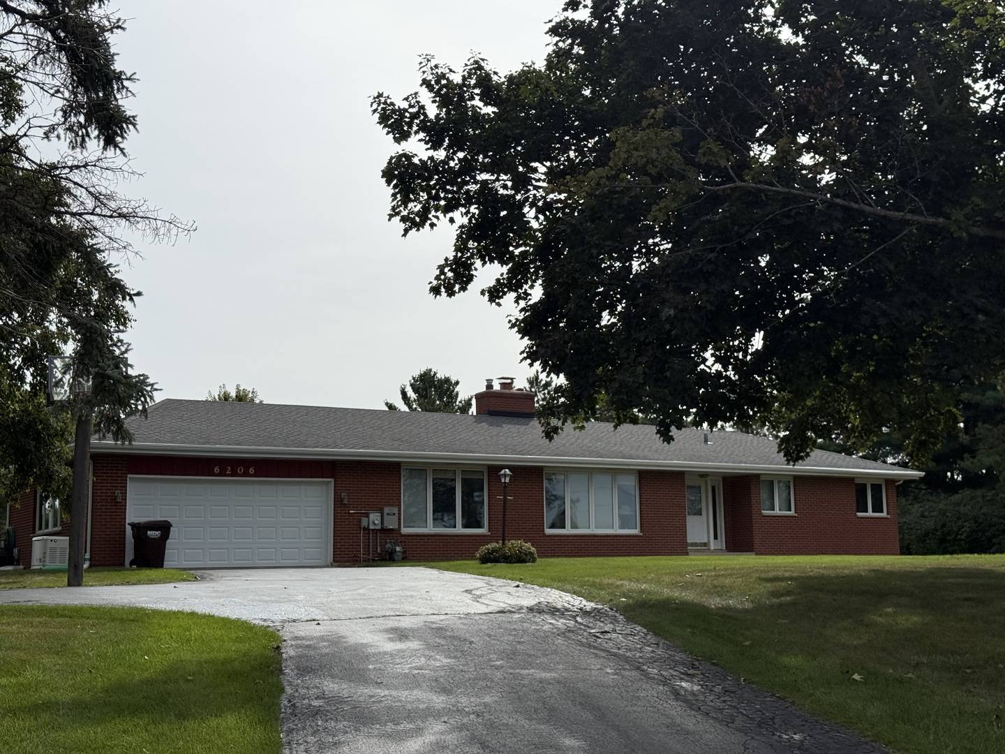 6206 Haligus RD, Woodstock, IL 60098