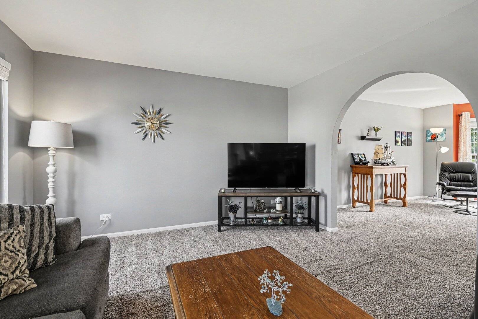 1067 Vermillion ST, Plano, IL 60545