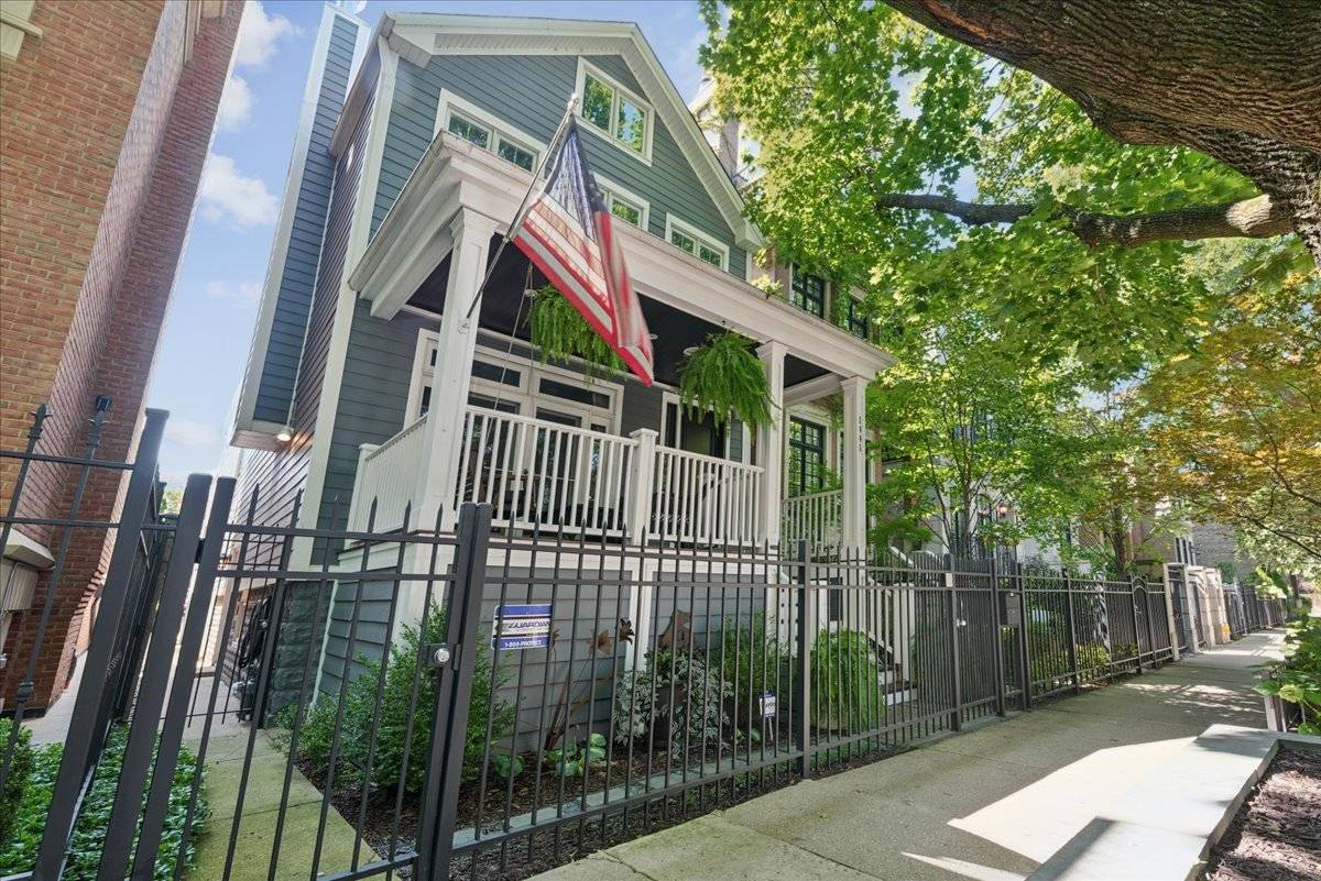 1441 W Wolfram #Garden, Chicago, IL 60657