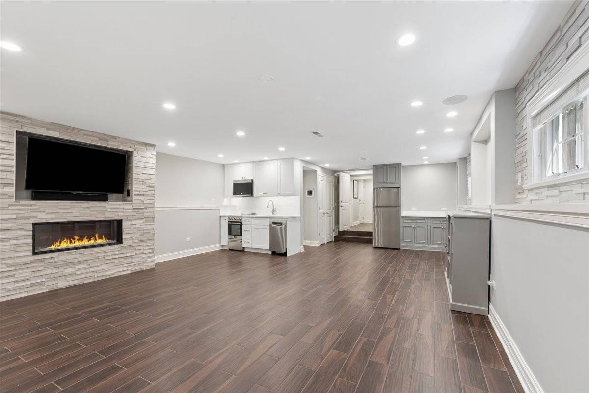 1441 W Wolfram #Garden, Chicago, IL 60657