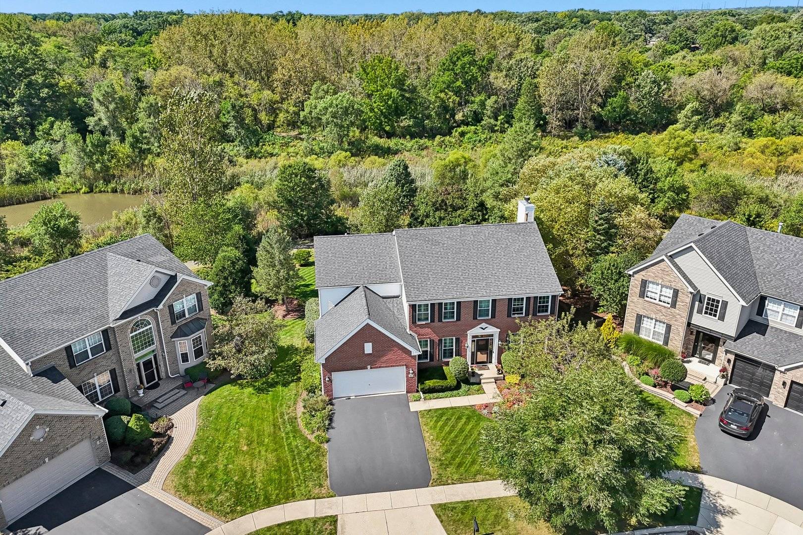 35 Oakview CT, South Elgin, IL 60177