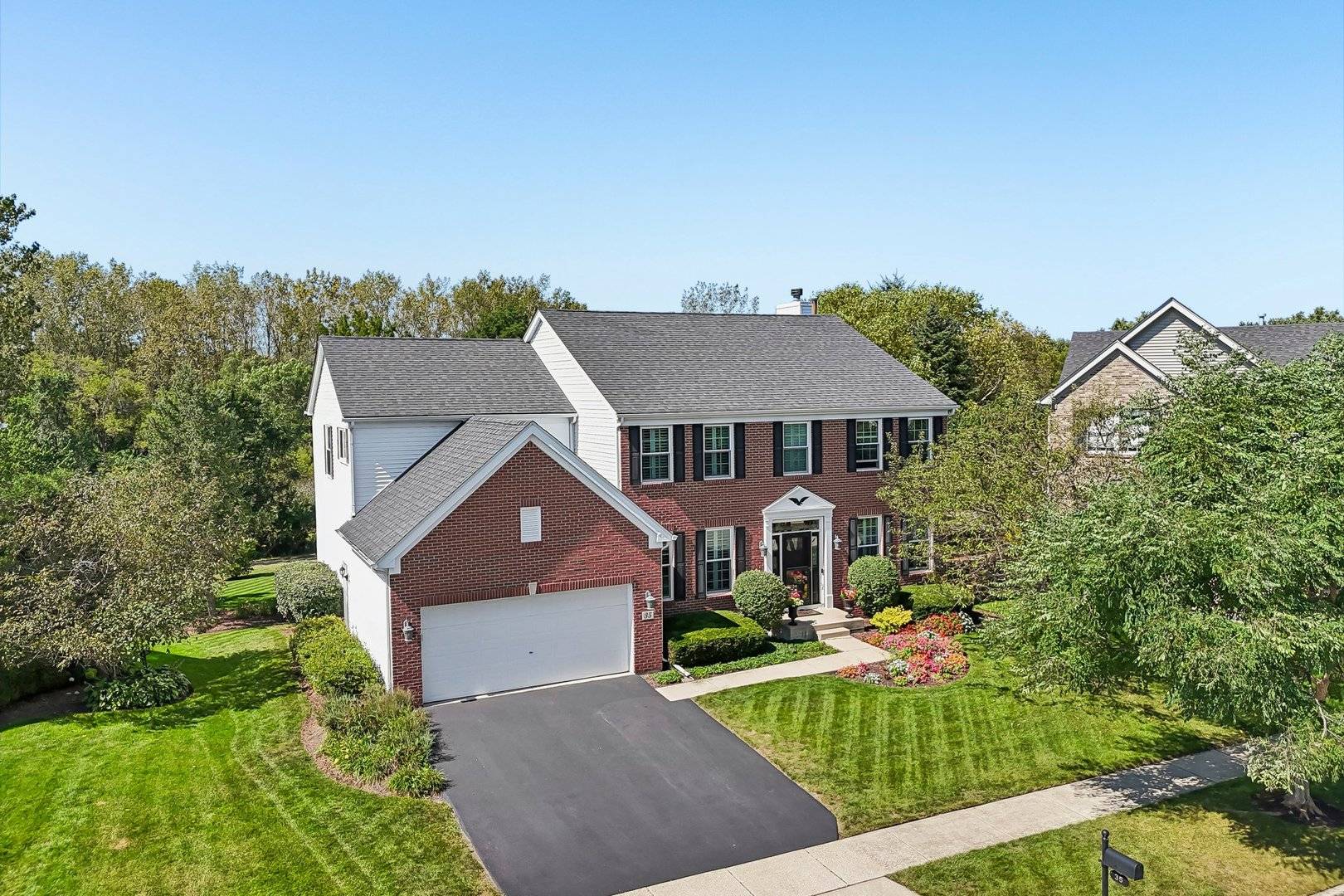 35 Oakview CT, South Elgin, IL 60177