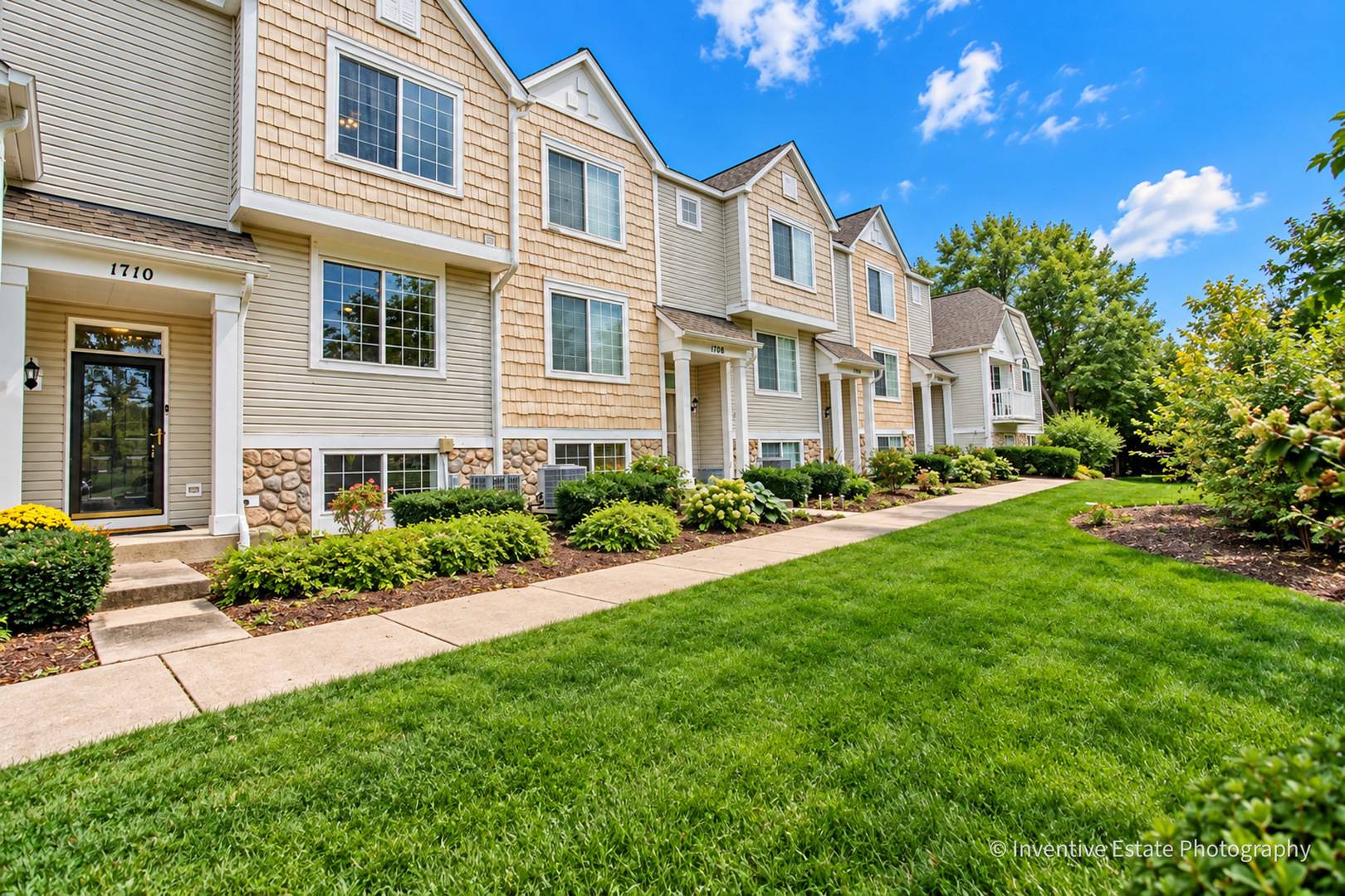 1710 Middlebury DR #1710, Aurora, IL 60503