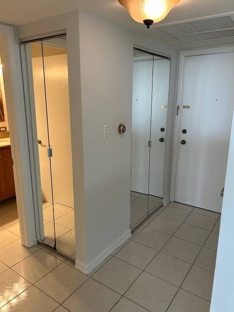 7234 W North AVE #711, Elmwood Park, IL 60707