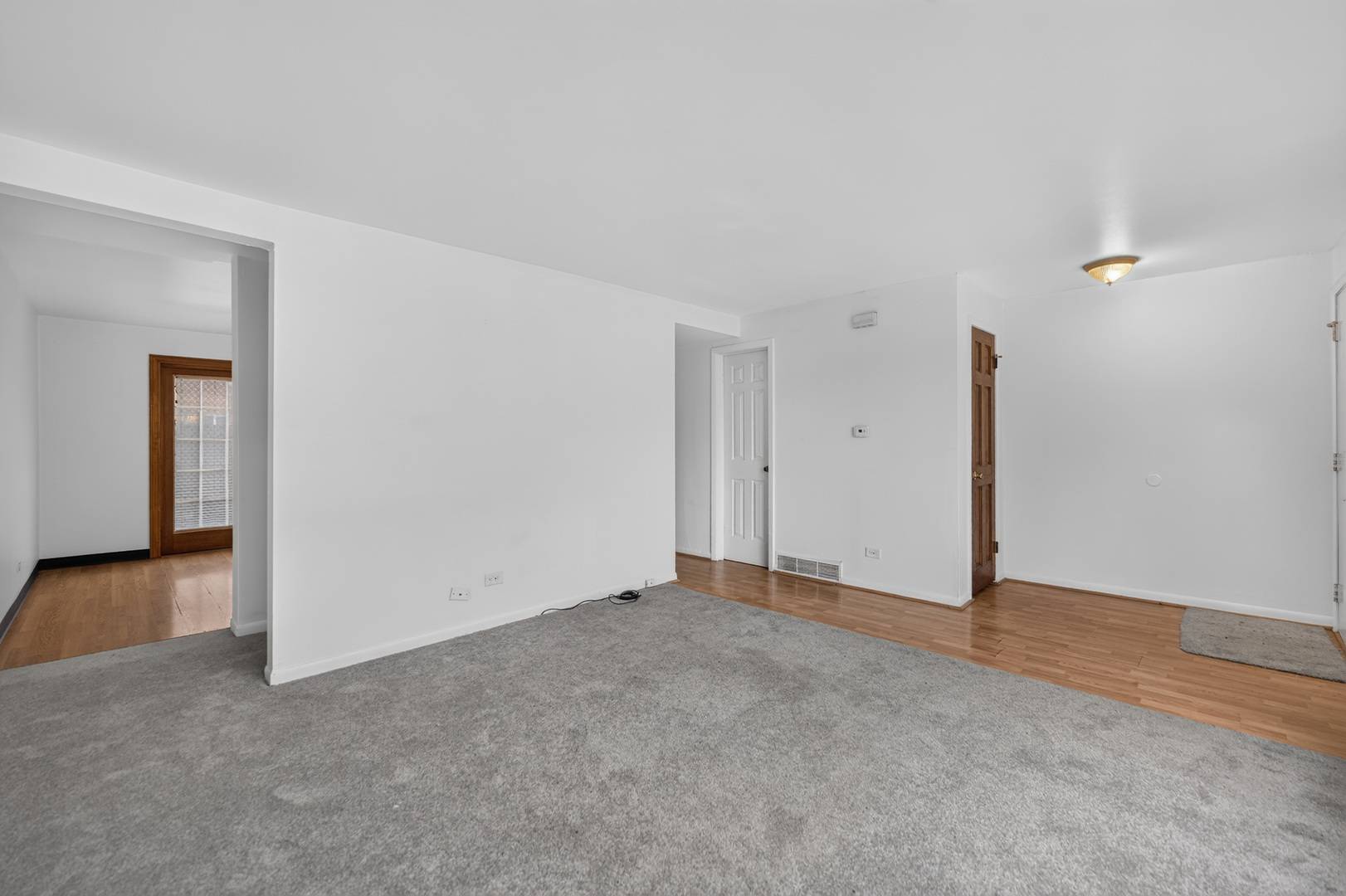 210 Linn CT #A, North Aurora, IL 60542