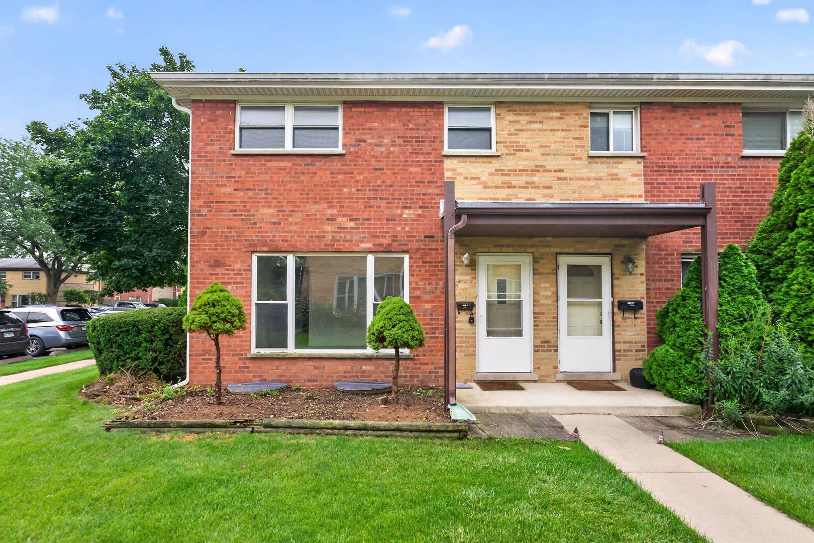 210 Linn CT #A, North Aurora, IL 60542