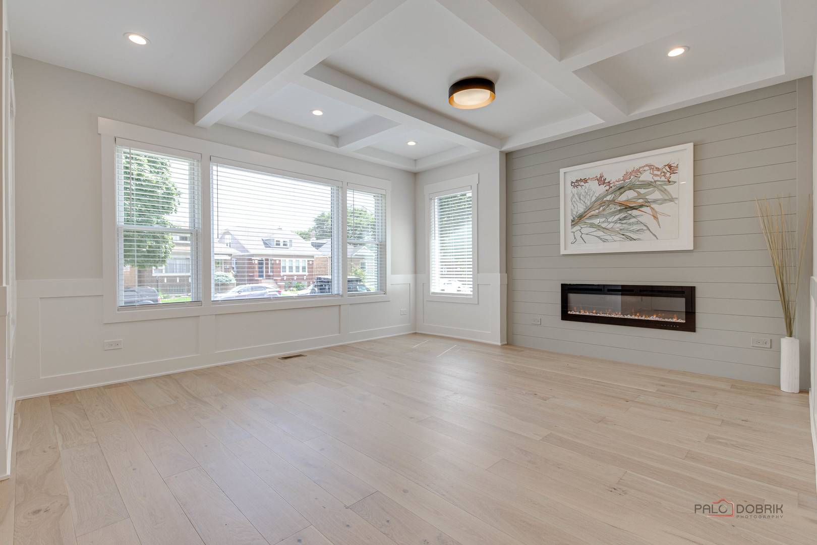 5748 W Eastwood AVE, Chicago, IL 60630