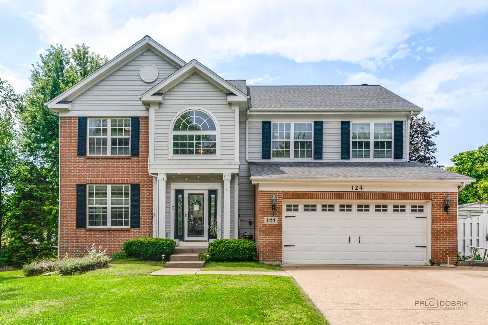124 Carmella DR, Crystal Lake, IL 60012