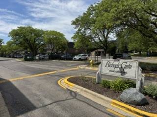 3250 Sanders RD #10C, Northbrook, IL 60062