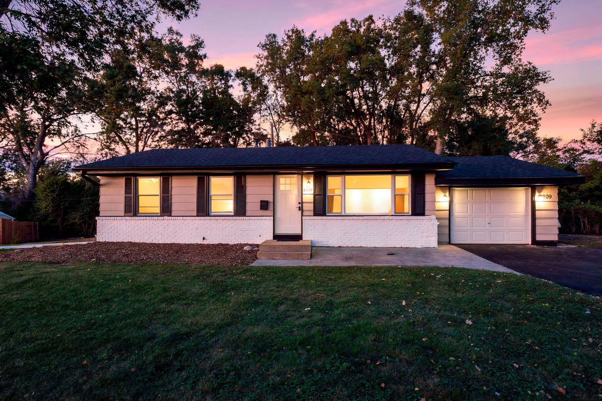 8209 Johnson CIR, Bloomington, MN 55437