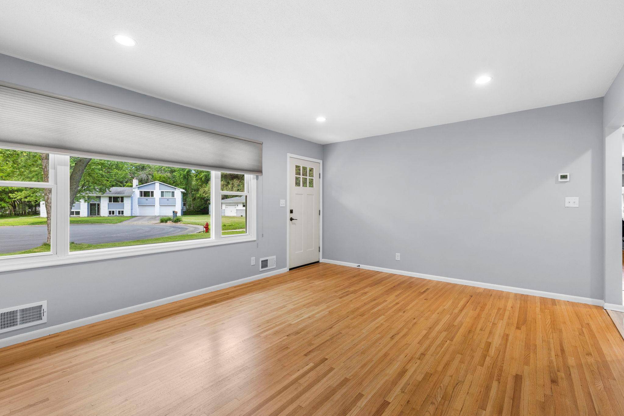 8209 Johnson CIR, Bloomington, MN 55437