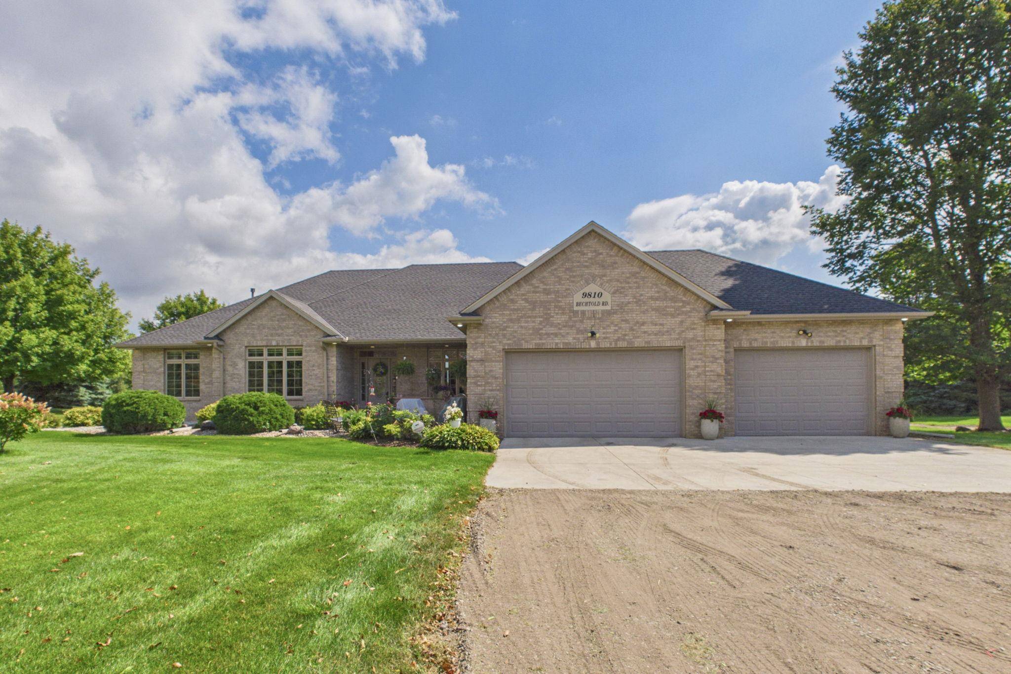9810 Bechtold RD, Corcoran, MN 55374
