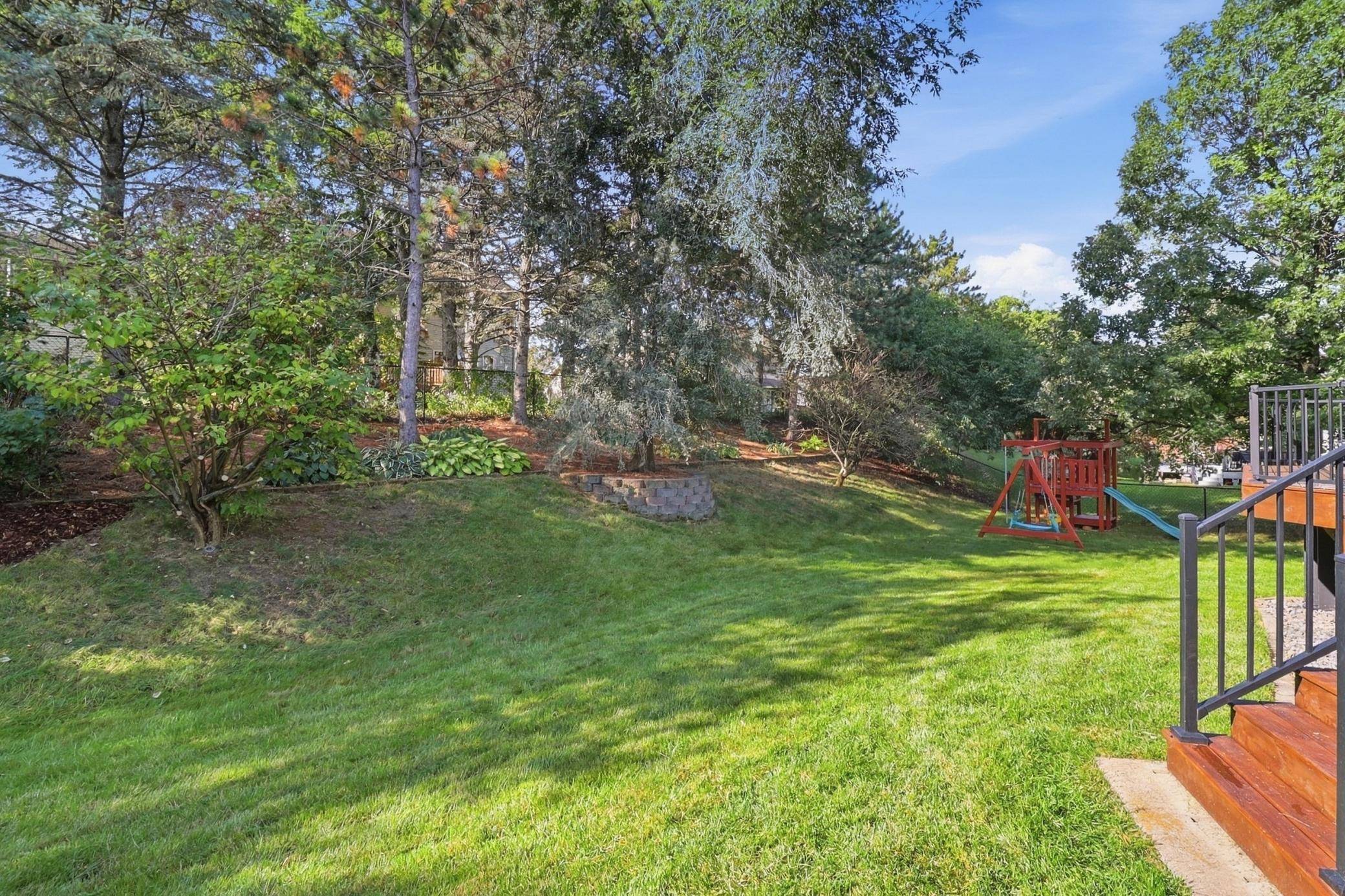555 White Pine WAY, Eagan, MN 55123
