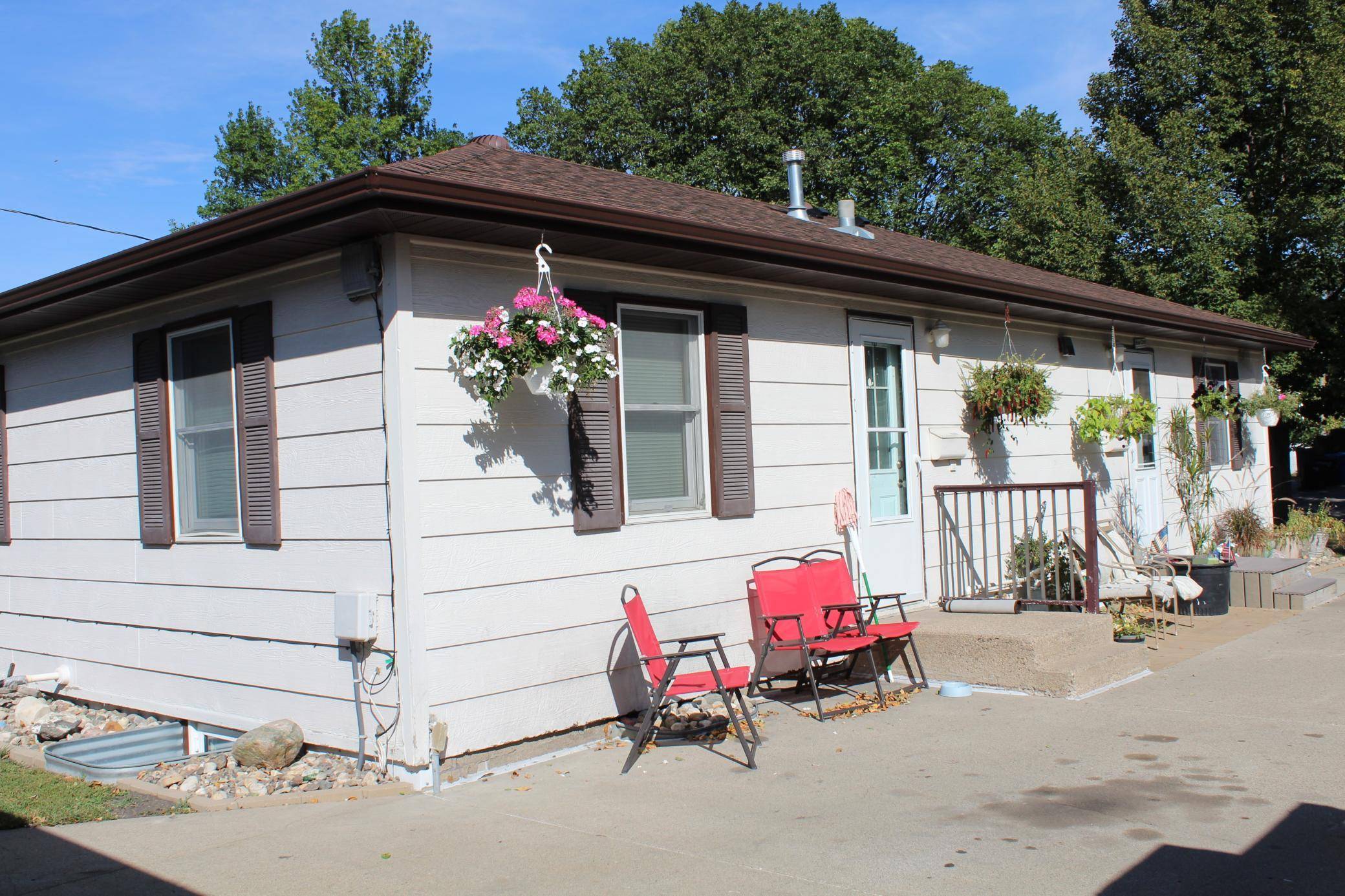 1806-1808 S 8th AVE S, Fargo, ND 58103