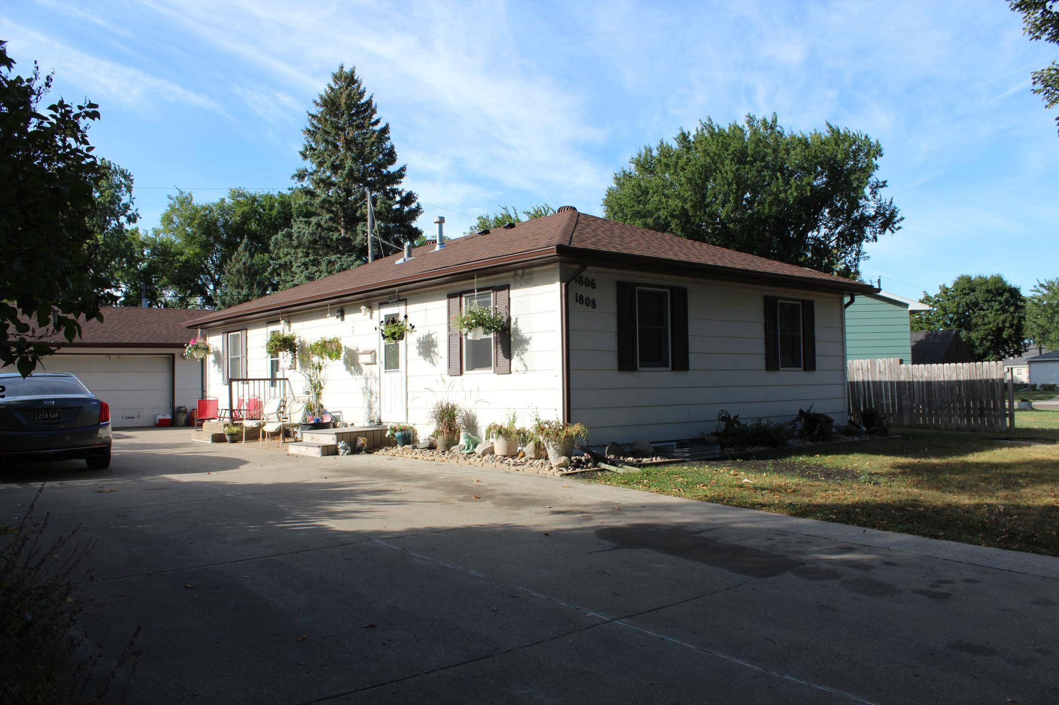 1806-1808 S 8th AVE S, Fargo, ND 58103