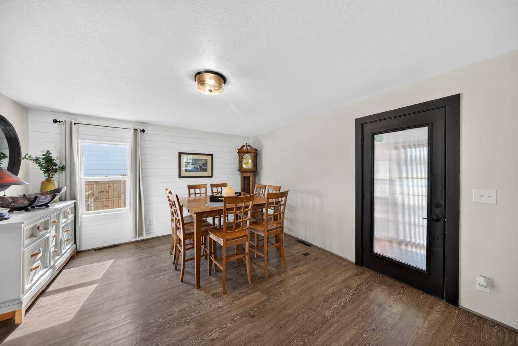 514 N Prairie ST, Lake City, MN 55041
