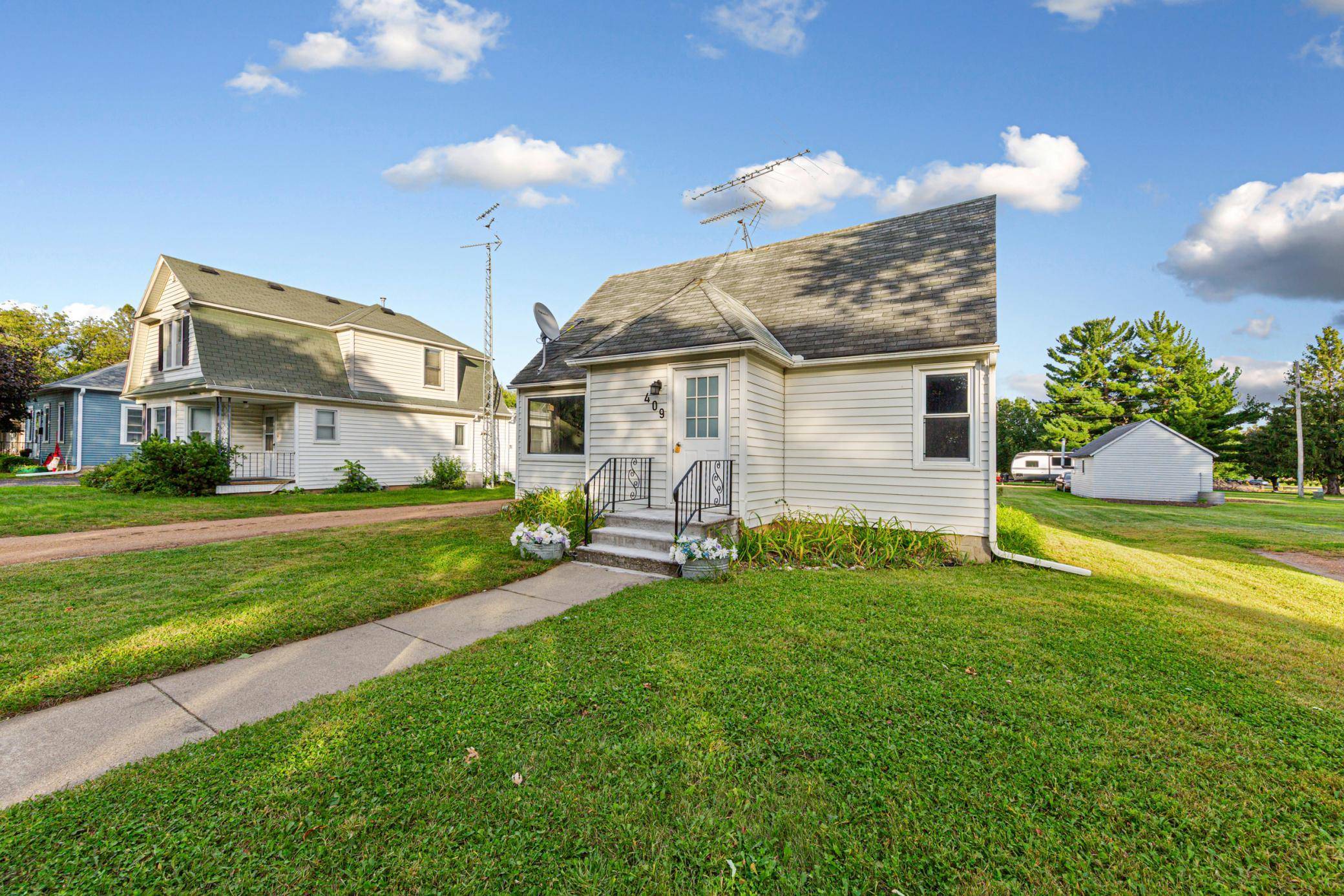 409 S 5th ST, Le Sueur, MN 56058