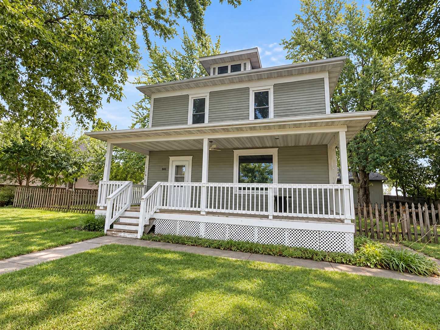 829 Prospect AVE, Windom, MN 56101