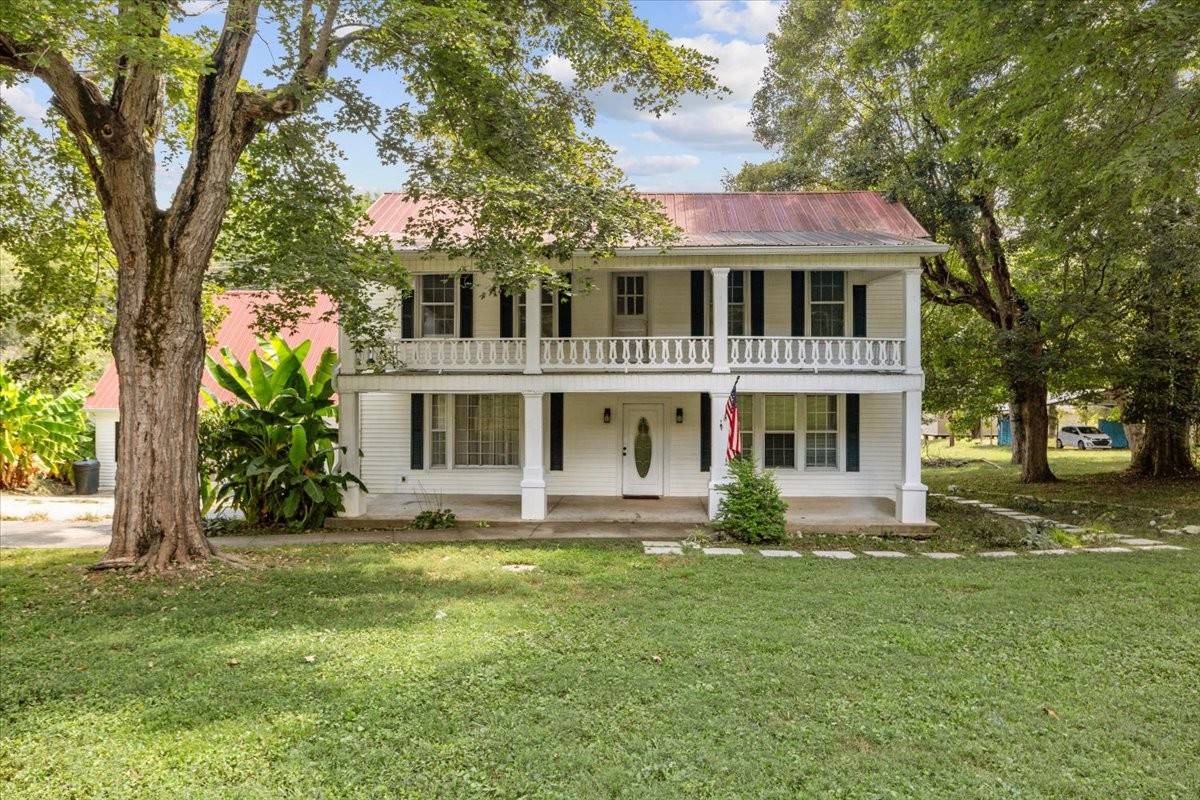 30 S Boone St, Erin, TN 37061