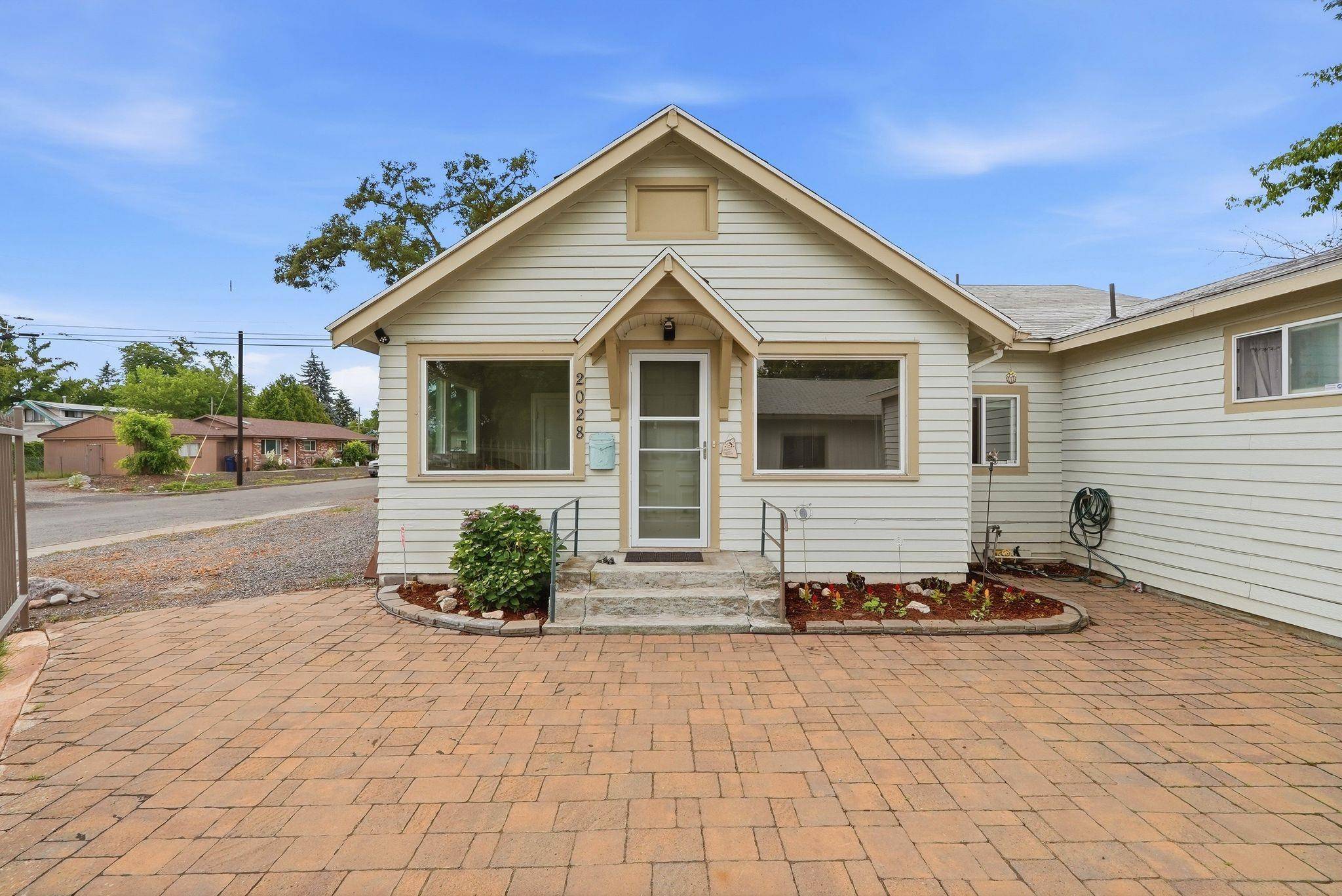 2028 E MISSION Ave, Spokane, WA 99202