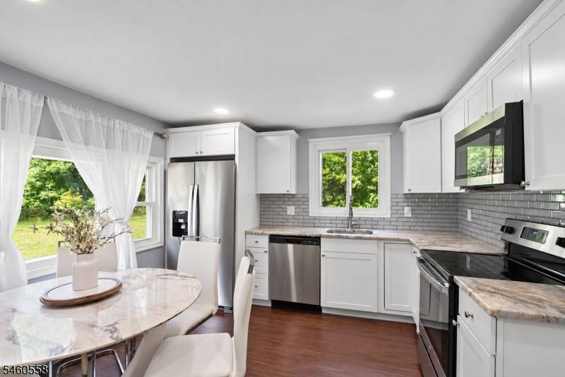 340 Lakeview Dr, Hampton Twp., NJ 07860