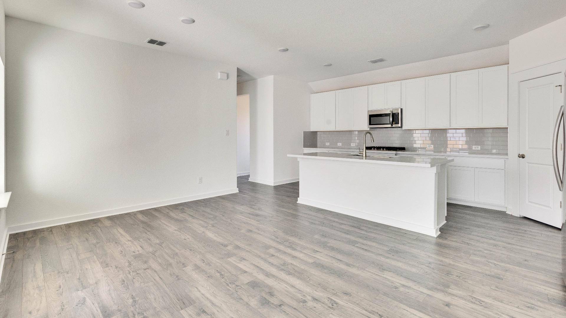 512 Bloomington LOOP, Hutto, TX 78634