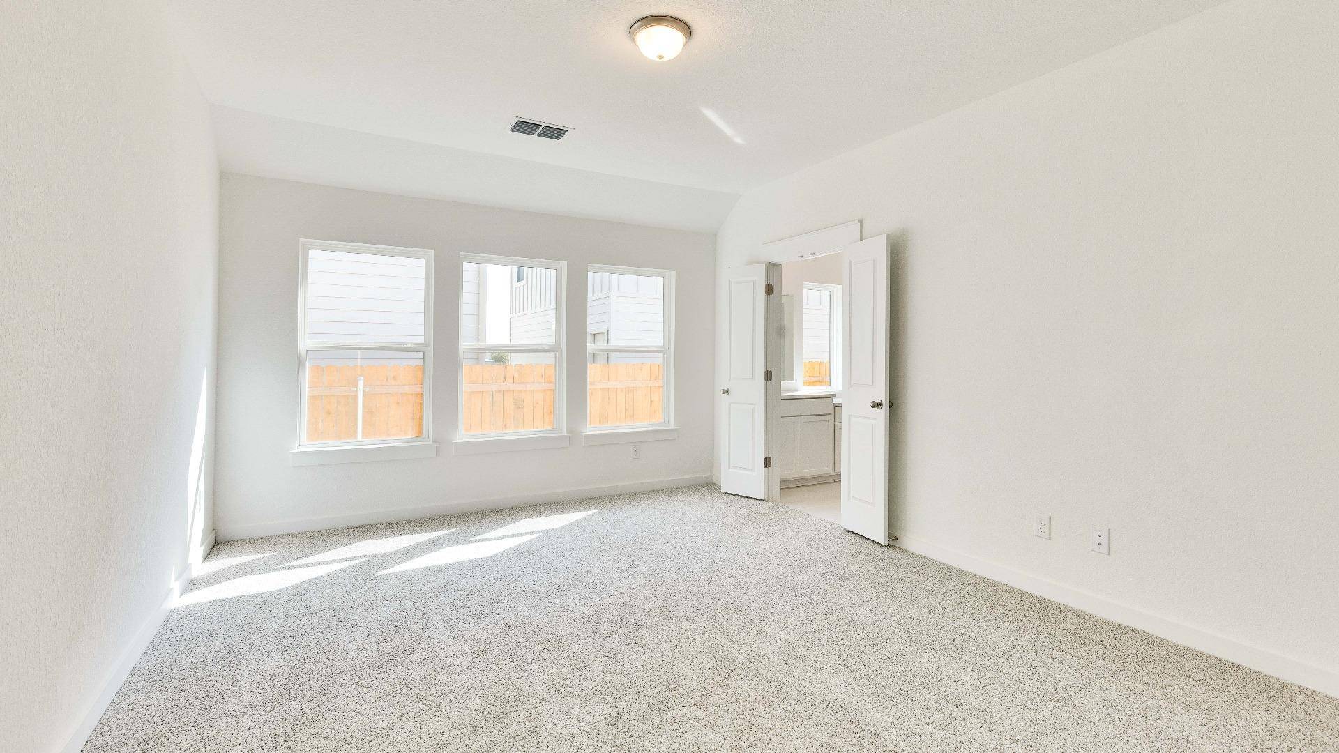 512 Bloomington LOOP, Hutto, TX 78634