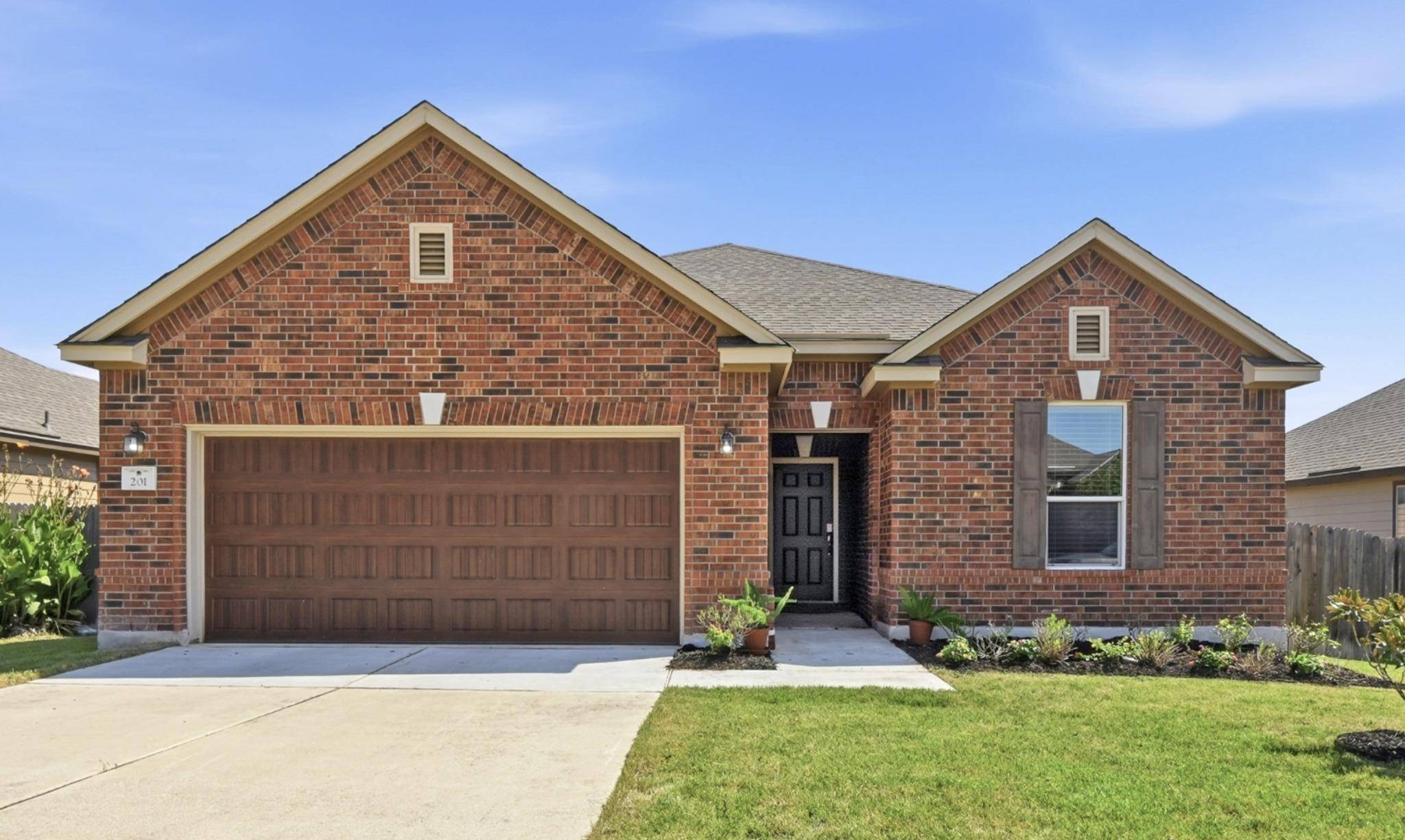 201 Connor Elkins DR, Kyle, TX 78640
