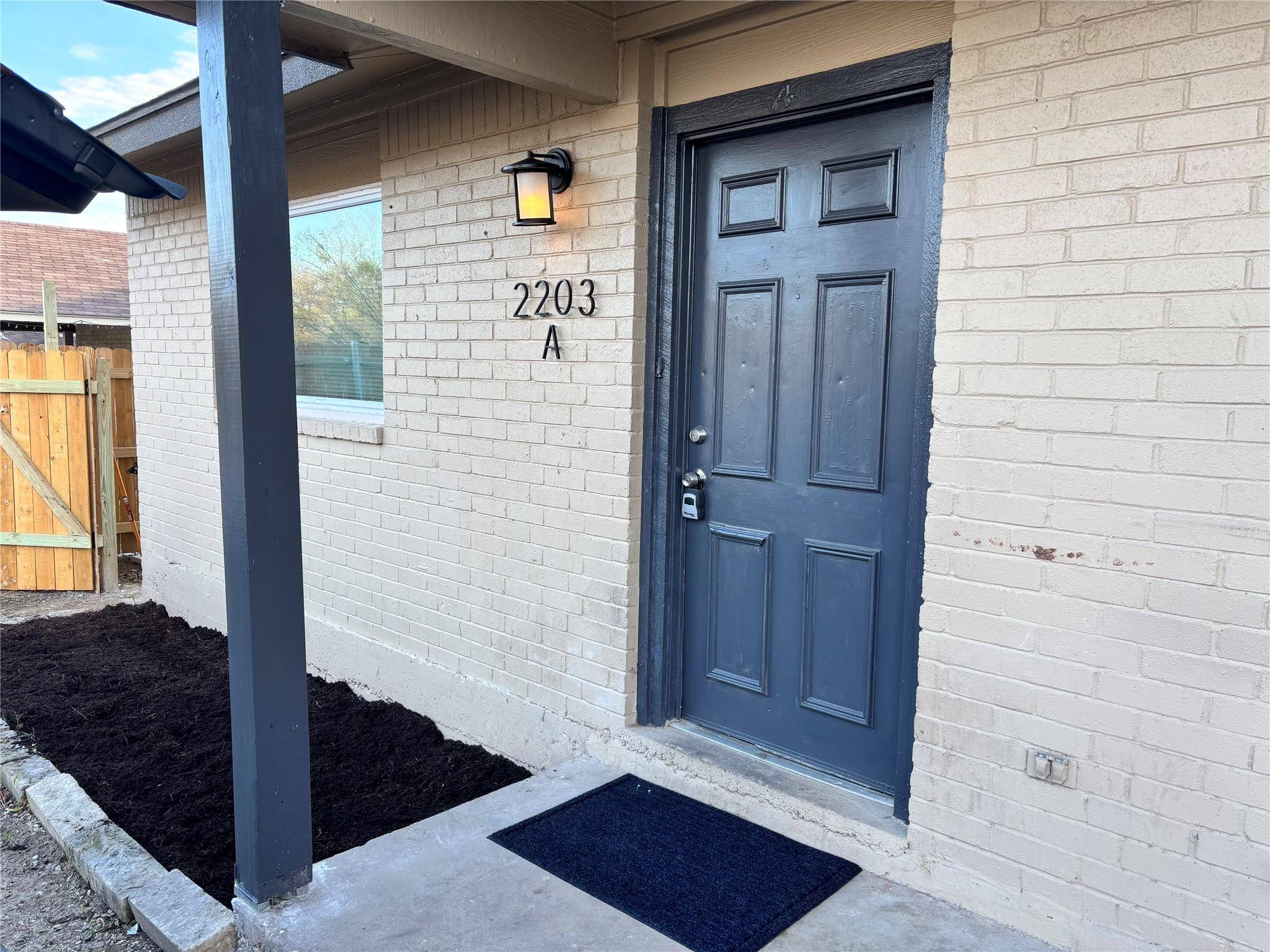 2203 Donahue LN #A, Austin, TX 78744