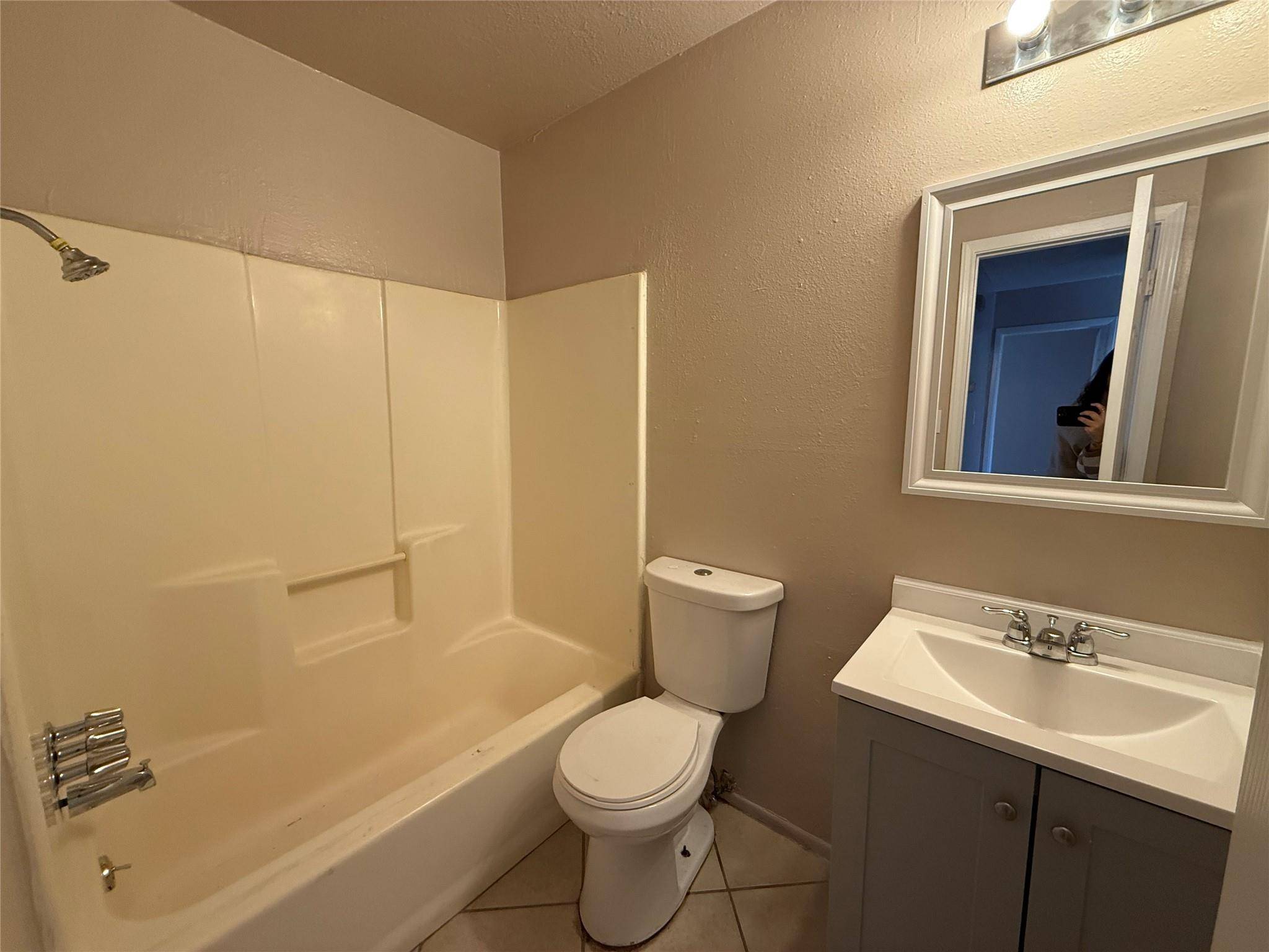 2203 Donahue LN #A, Austin, TX 78744