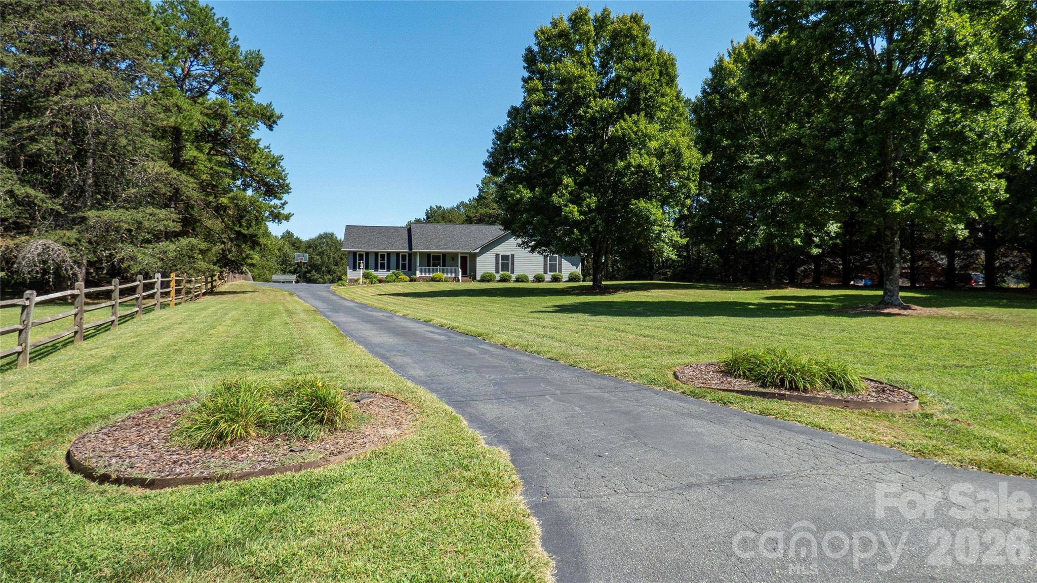 187 Sunfish DR, Mooresville, NC 28117