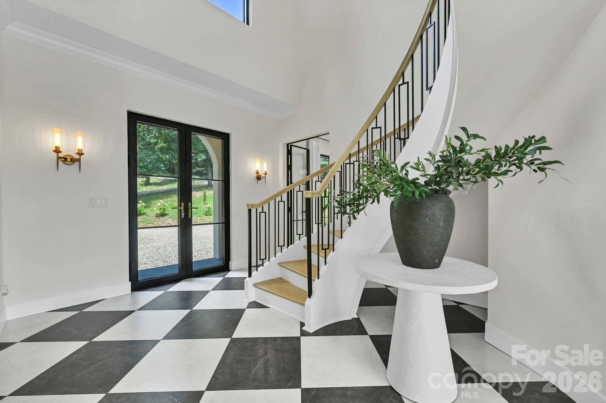 107 Lee LN, Mars Hill, NC 28754