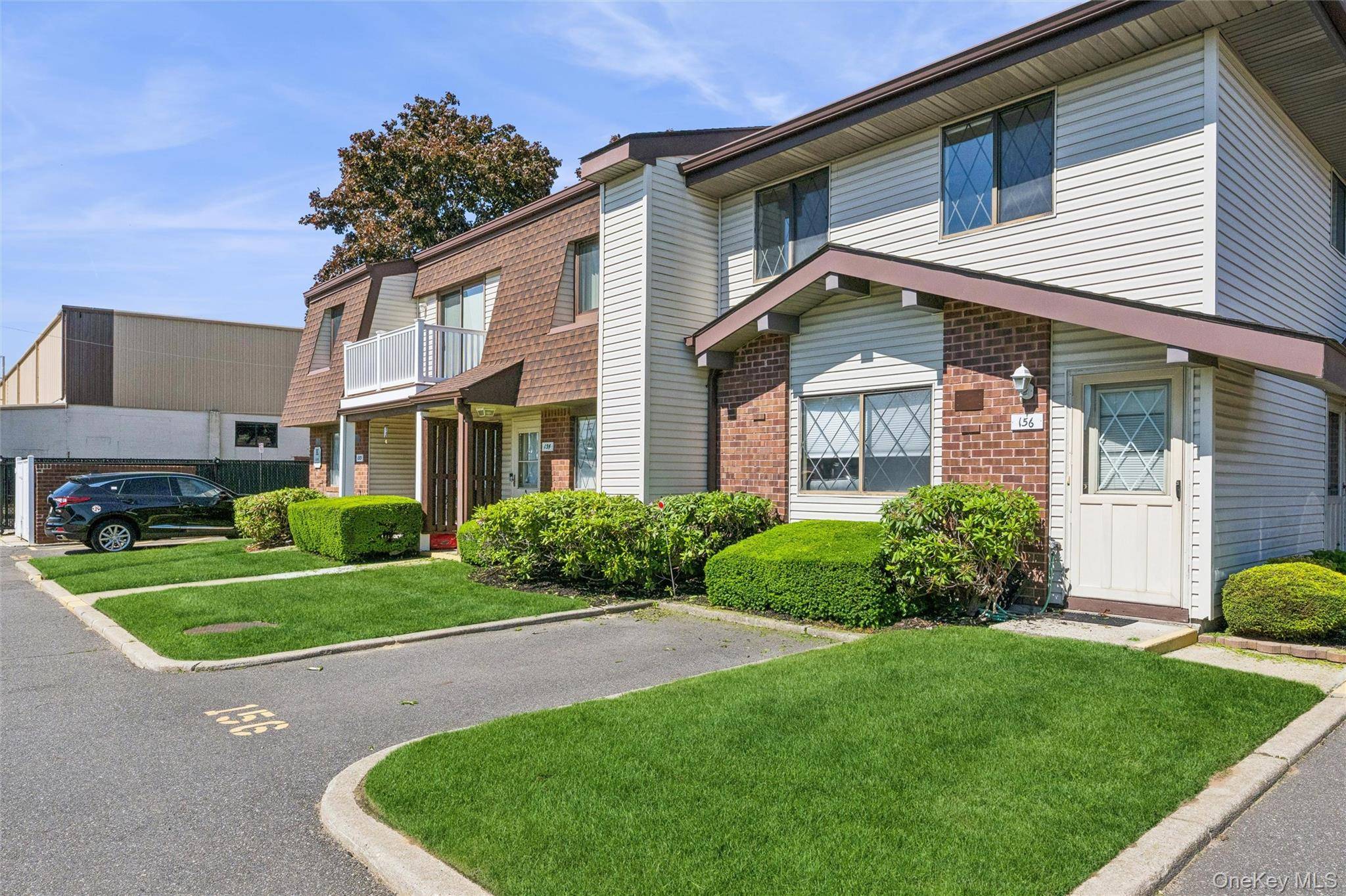 156 W Cambridge DR #156, Copiague, NY 11726