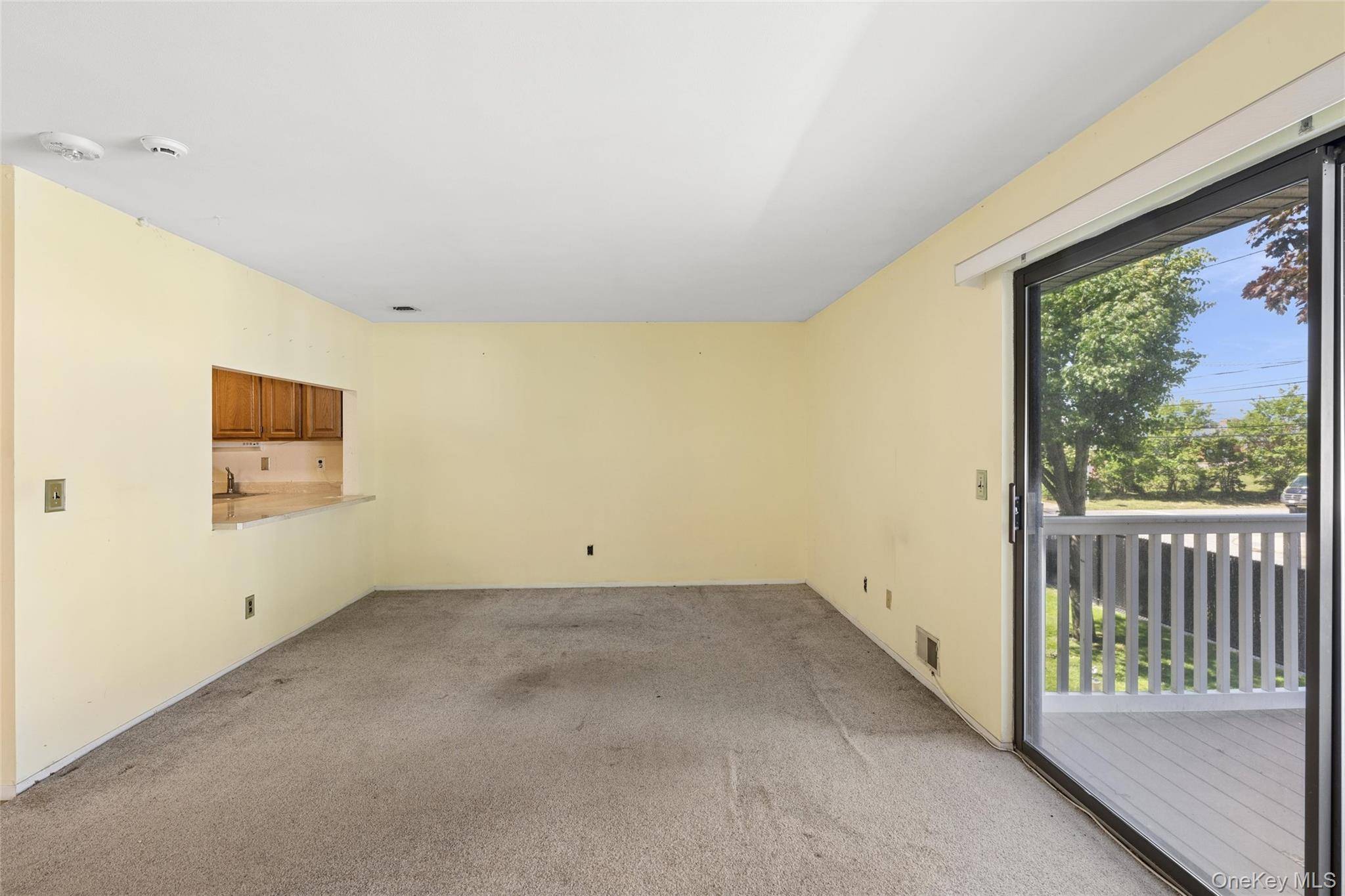 156 W Cambridge DR #156, Copiague, NY 11726