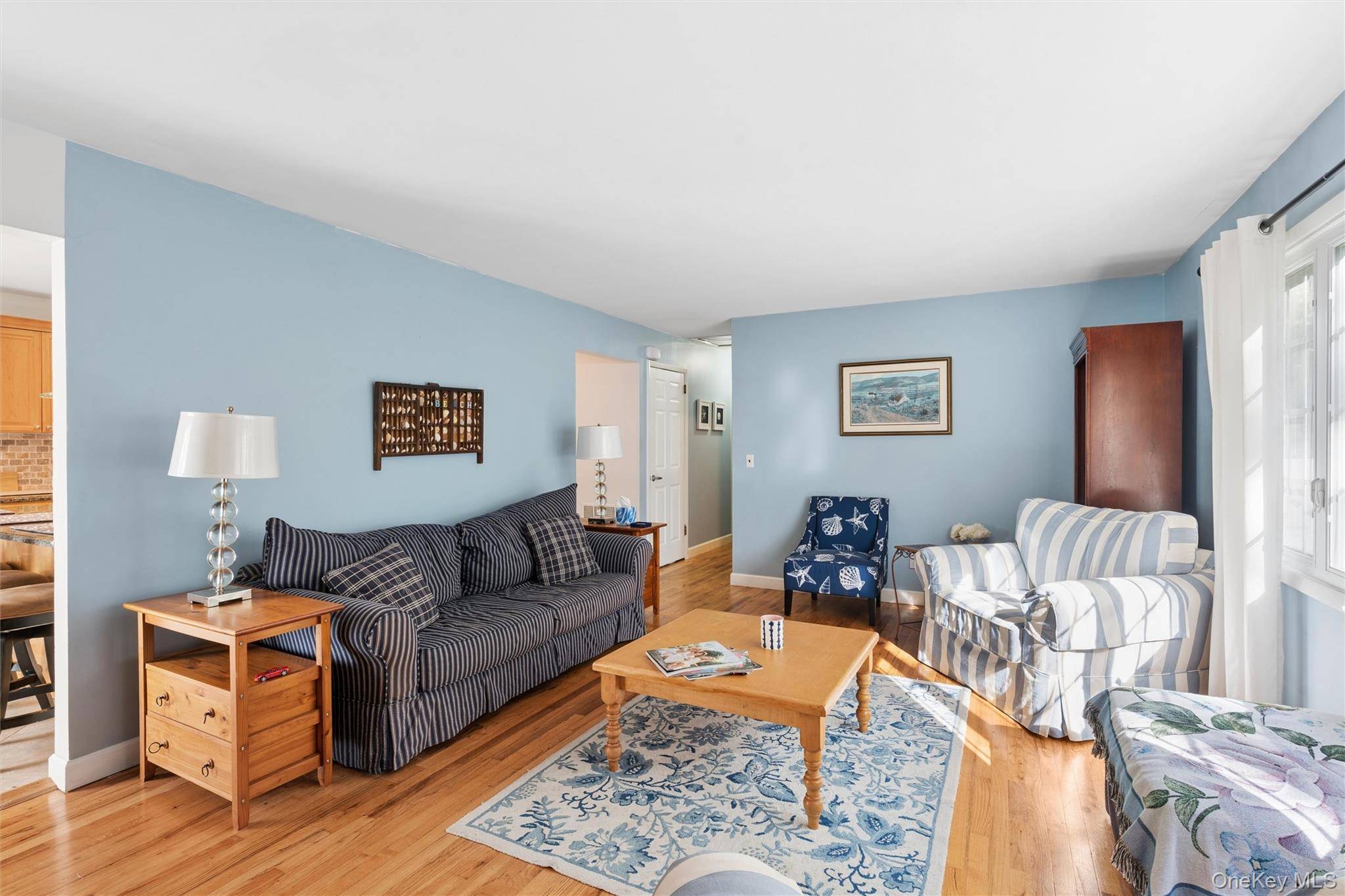 4 Arbor LN, Hampton Bays, NY 11946