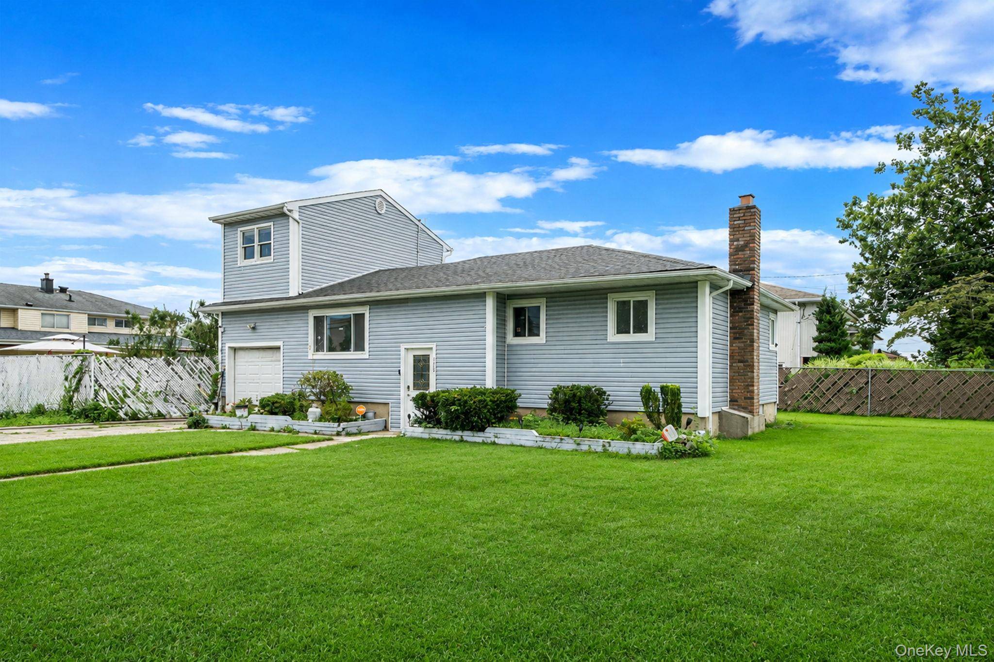 152 Alkier ST, Brentwood, NY 11717