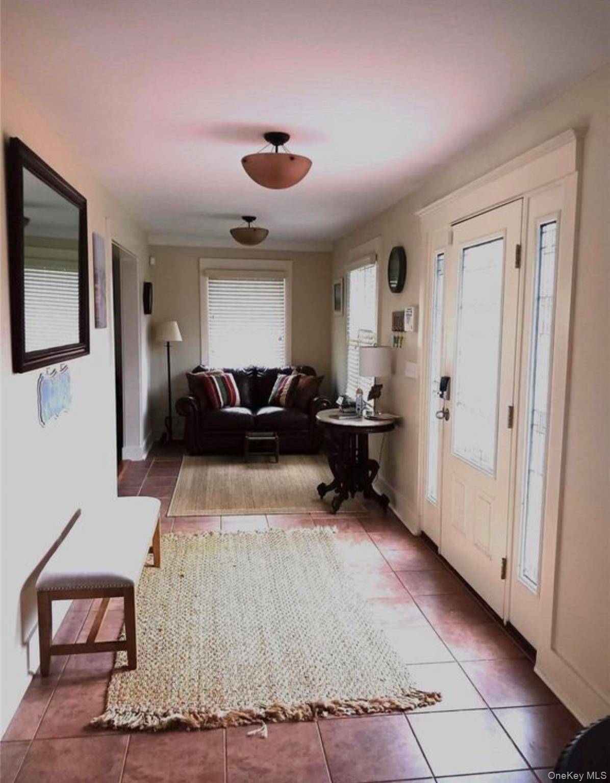 572 Montauk Highway, Westhampton Beach, NY 11978