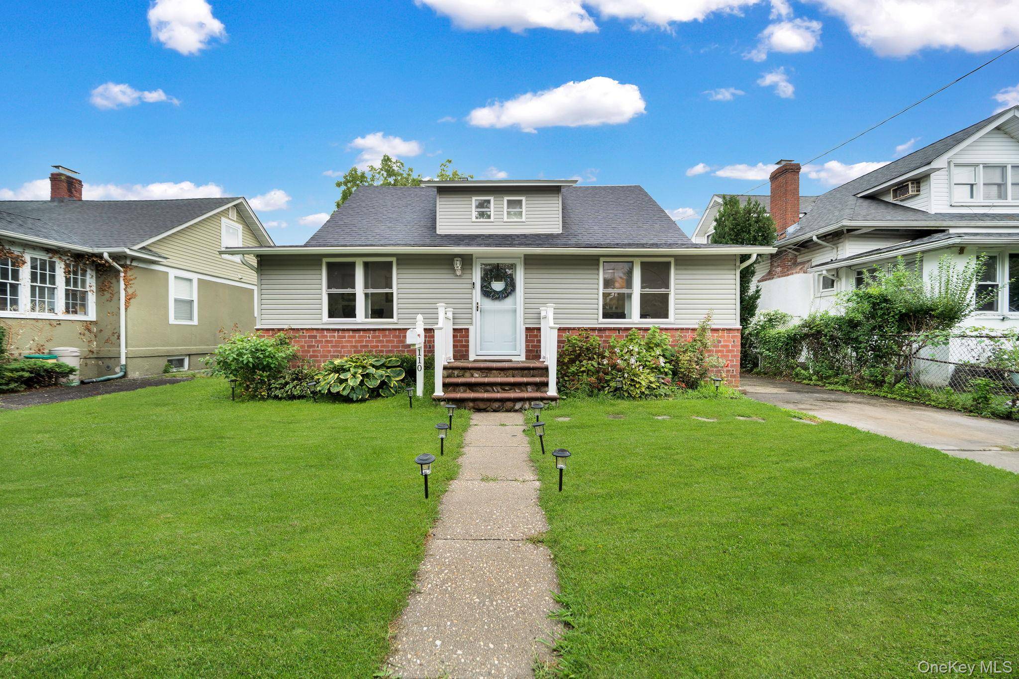 110 N Park AVE, Bay Shore, NY 11706